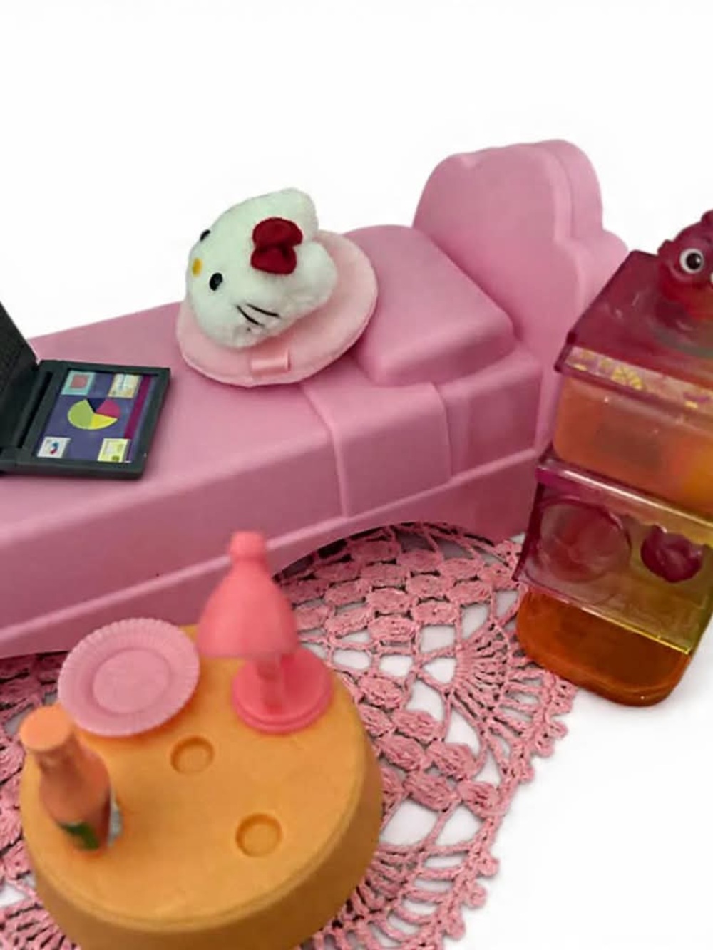 Barbie bedroom playset w accessories + sweets bar for kitchen or pool area - Picture 2 of 4